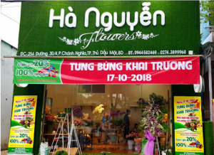 Mẫu bảng hiệu shop hoa chữ nổi với 2 tông màu xanh trắng chủ đạo nổi bật